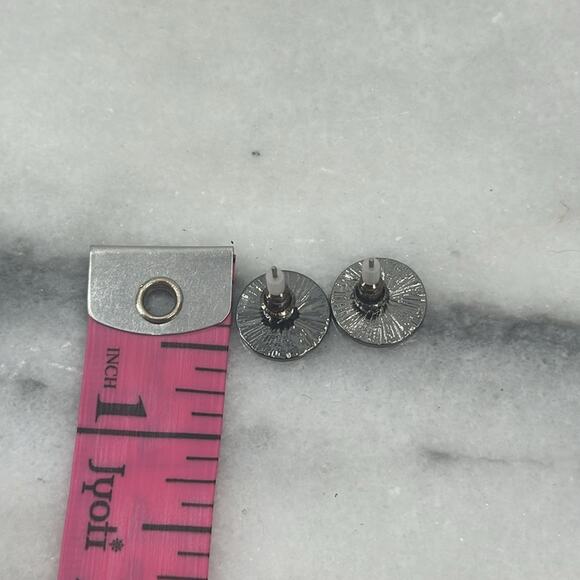 Grey and black pentagram stud earrings - Picture 3 of 3